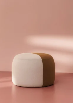 Dainty Pouf