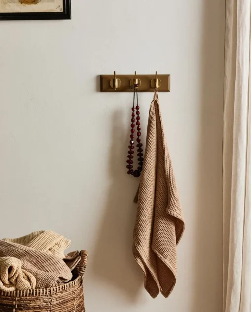 EDGY coat rack