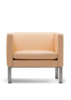 EJ50 Club Chair 5021 by Erik Jørgensen Studio