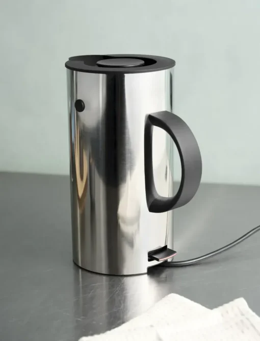EM77 Electric Kettle