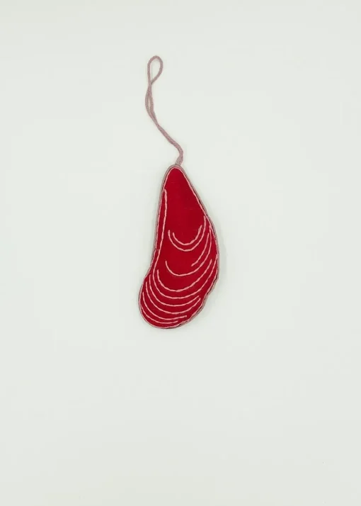 Embroidered Clam Shell