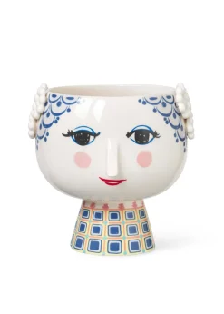 Eva Flowerpot hider