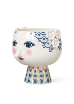 Eva Flowerpot hider