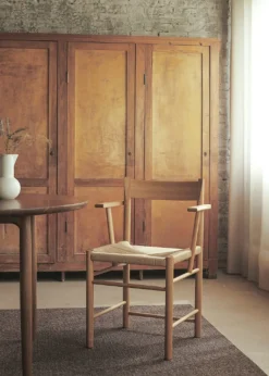 F Dining chair without armrests