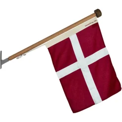 Facade flagpole
