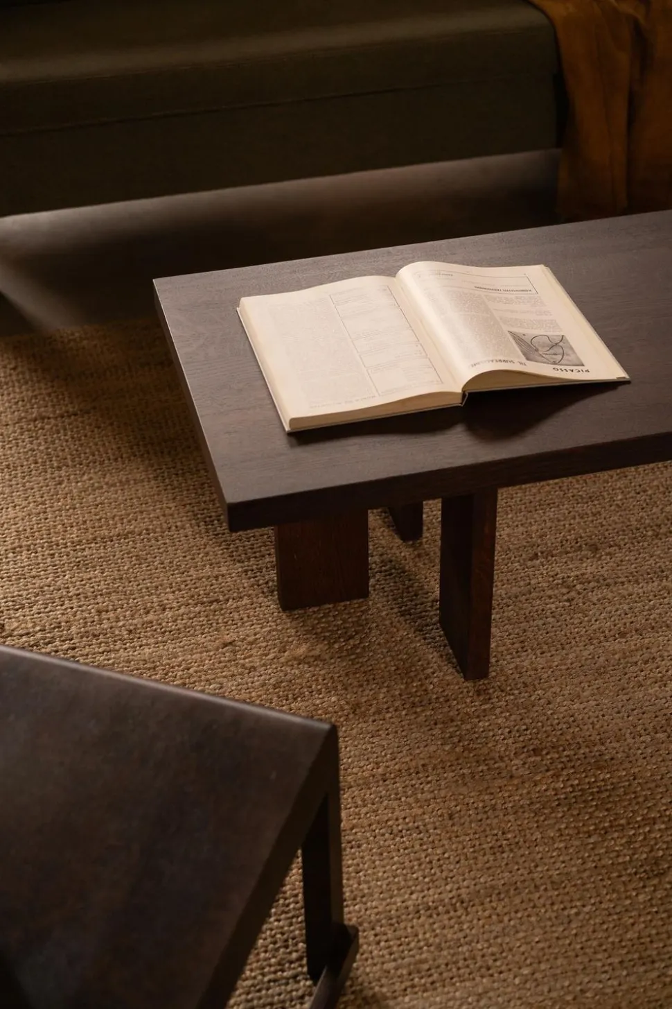 Farmhouse Coffee Table / Rectangle