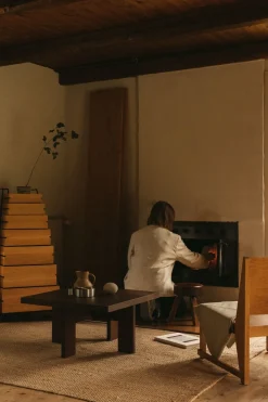 Farmhouse Coffee Table / Square