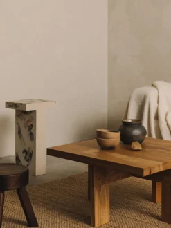 Farmhouse Coffee Table / Square