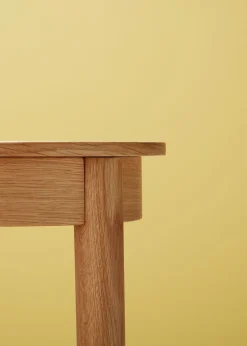 Figurine Table