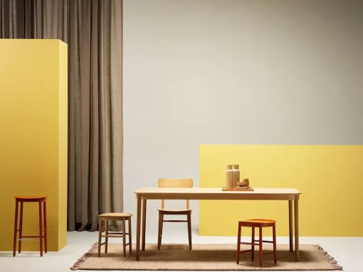 Figurine Table