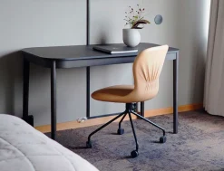 Figurine Table