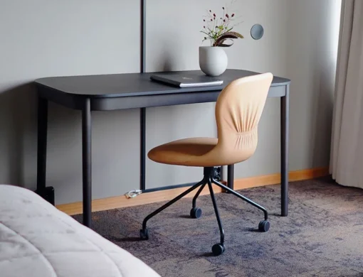 Figurine Table