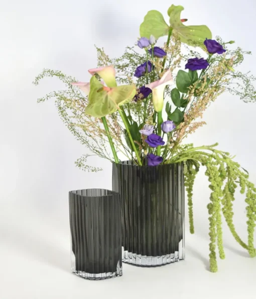 Folium Vase