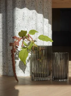 Folium Vase