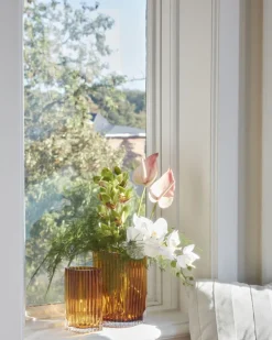 Folium Vase