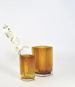 Folium Vase