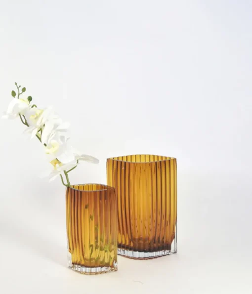Folium Vase