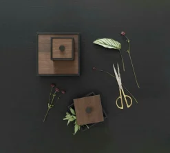 Frame 10 - By Lassen