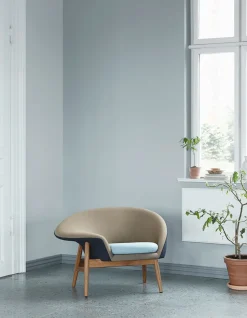 Fried Egg Chair / Smoked Oak