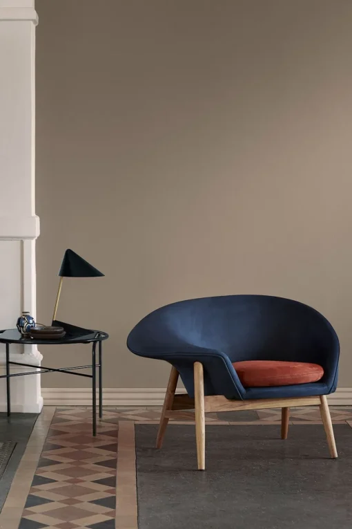 Fried Egg Chair / Smoked Oak