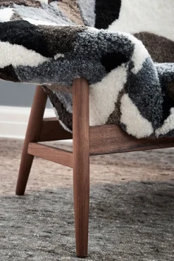 Fried Egg Chair / Smoked Oak