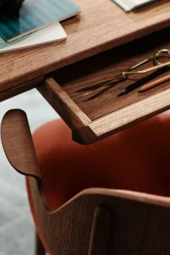 Gesture Chair / Teak Oiled Oak