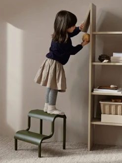 Giraffe Bookcase