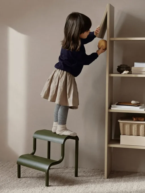 Giraffe Bookcase