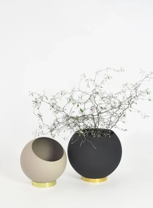 Globe Flowerpot
