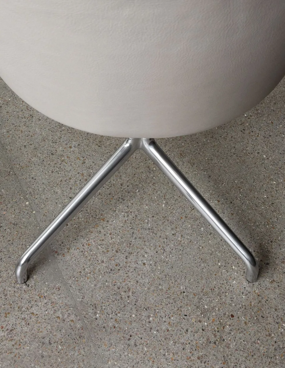 Harbour Dining Chair / Polished Aluminium Star Base w. Swivel