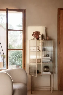 Haze Vitrine - Reeded Glass