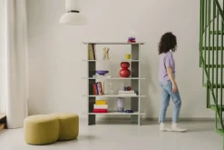 Hes Bookcase