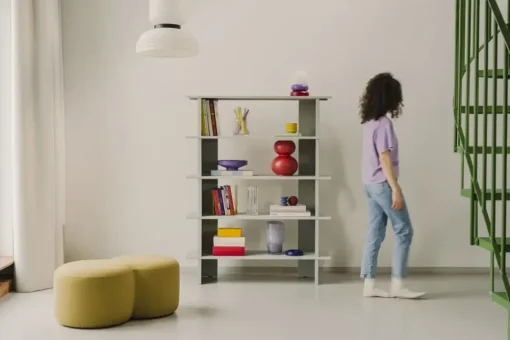 Hes Bookcase