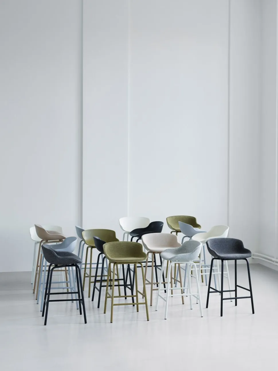 Hyg Barstol by Simon Legald