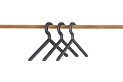 Illusion hanger