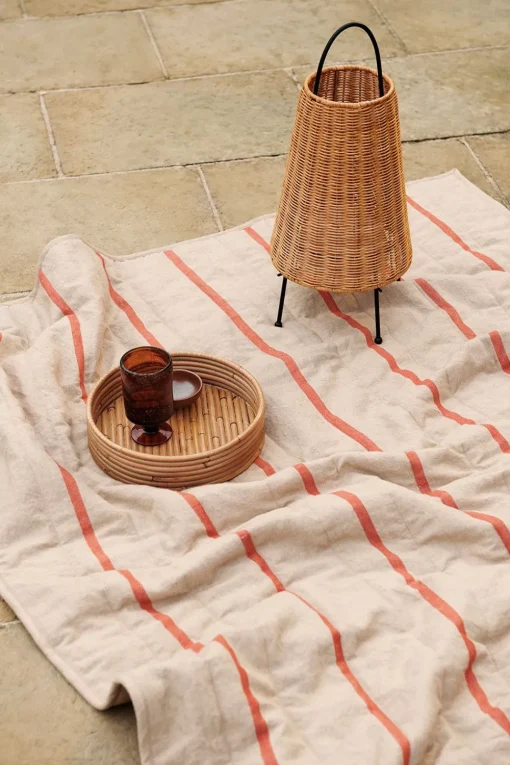 Isola Trays