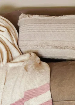 Knitted Cushion Air
