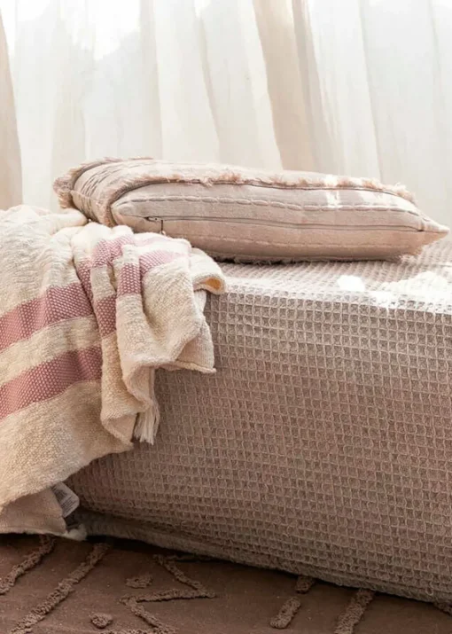 Knitted Cushion Air