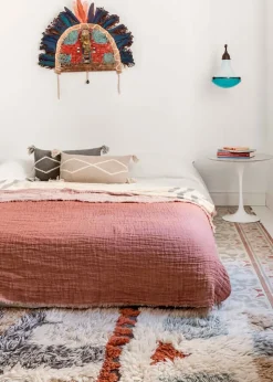Knitted Cushion Oasis