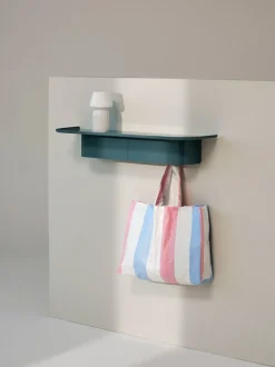 Korpus shelf