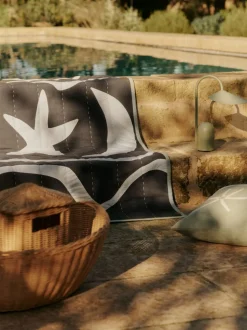 Kove Applique Quilted Blanket