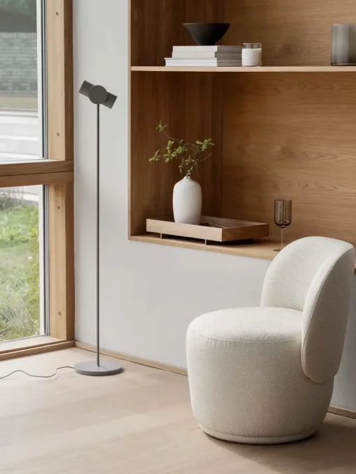 Kuon Armchair