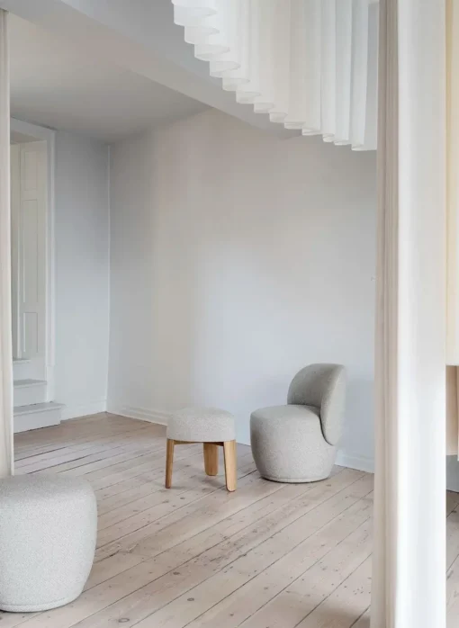 Kuon Armchair