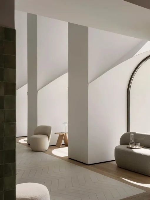 Kuon Armchair