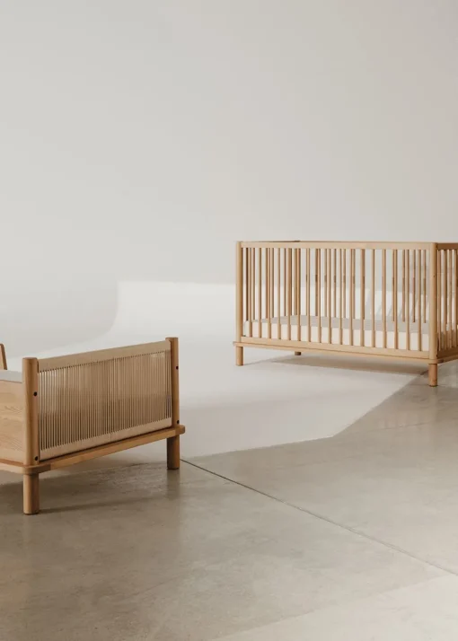 Latitude Evolving Crib