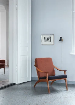 Lean Back Chair
