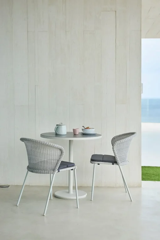 Lean Chair