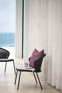 Lean Chair
