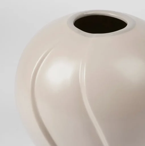Leda Vase