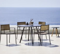 Less Stuhl mit Armlehne